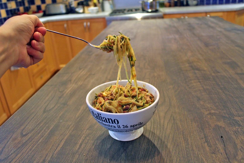 Chili express aux nouilles de courgette et dindon