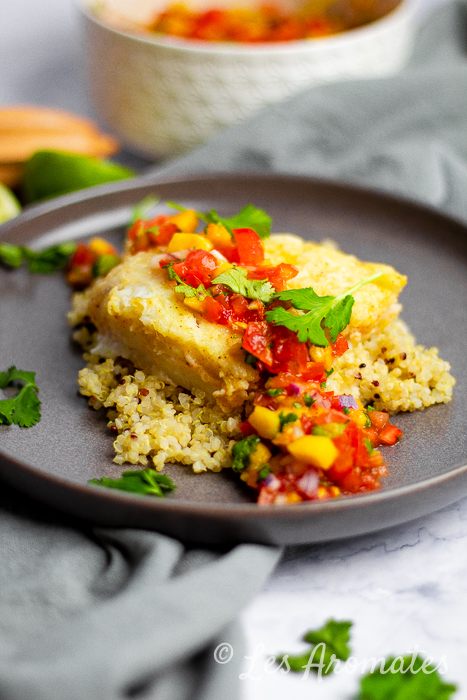 Morue poêlée, salsa à la mangue et quinoa